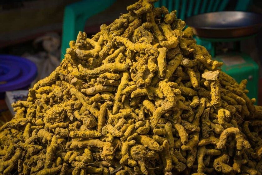 Does Turmeric Taste Like Curry