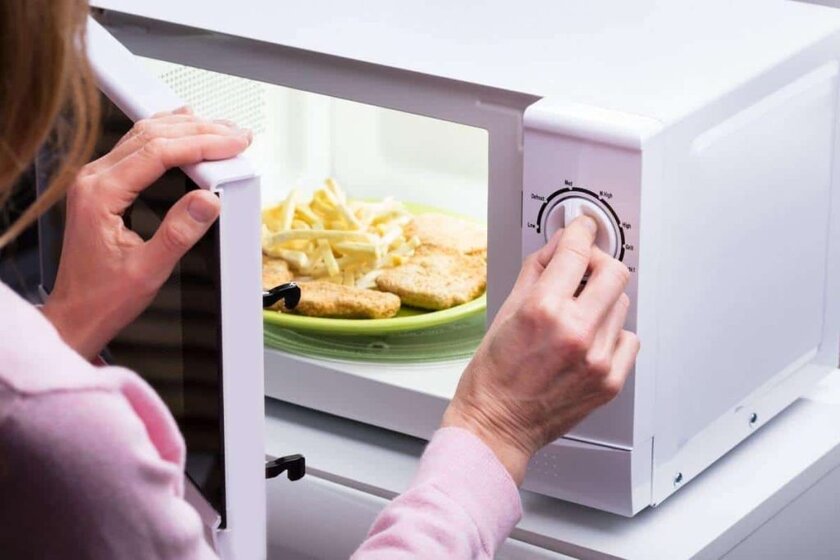 Is Plastic Wrap in Microwave Safe