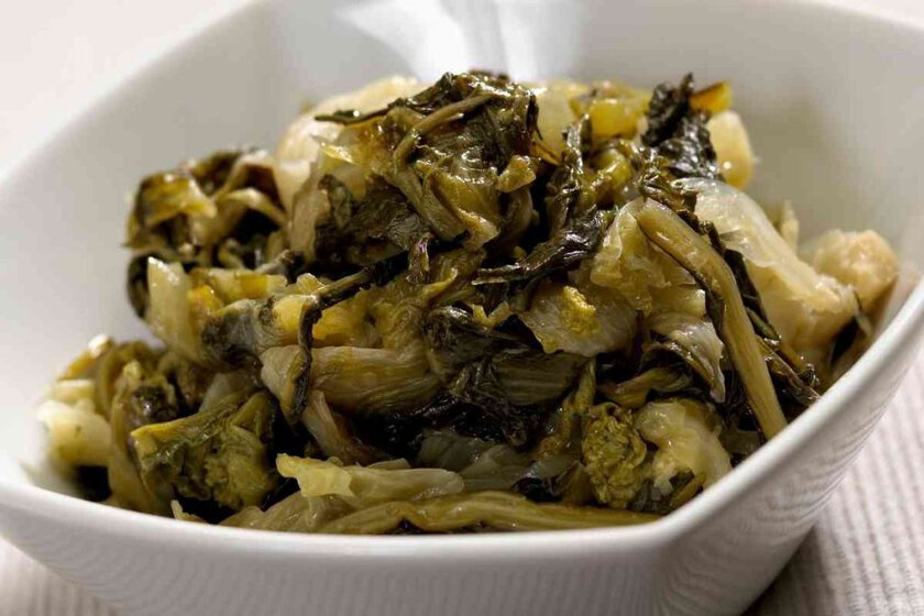 What Does Escarole Taste Like