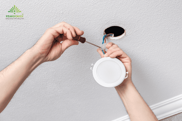 lắp đặt đèn LED âm trần