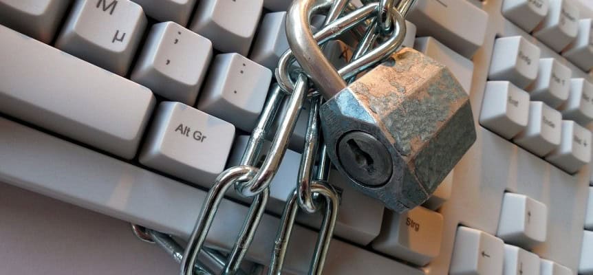 Lås og tastatur symboliserer databeskyttelse, privatlivetsfred og it-sikkerhed