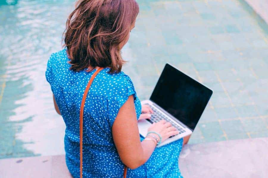 How to Become the Woman Who Attracts Everything She Desires