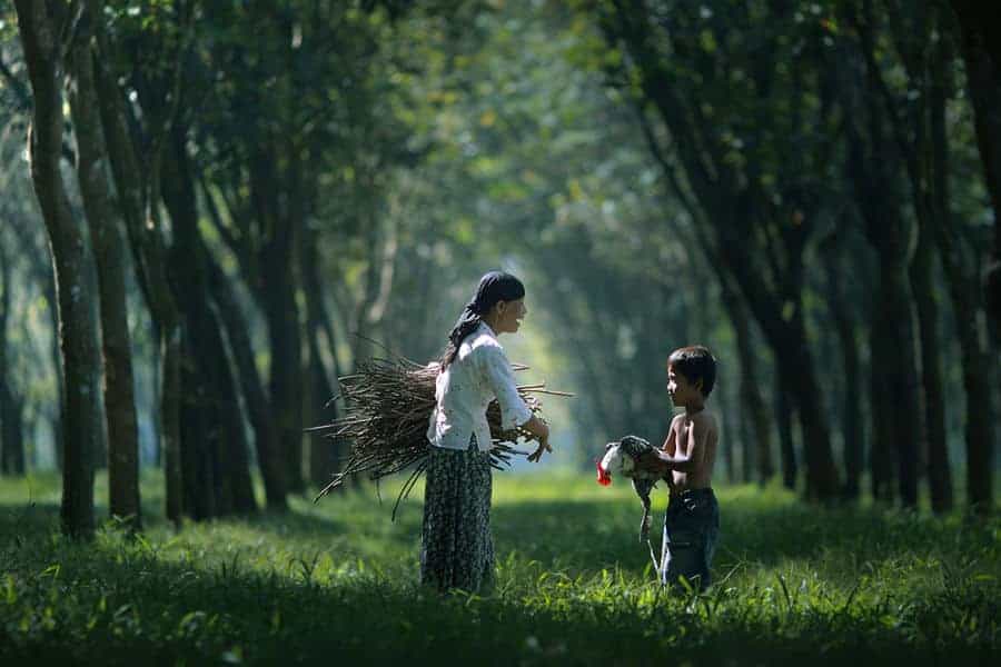 42+ Potret Masyarakat Desa Terbaik Karya Fotografer Indonesia 2 22. Gambar Lingkungan Kampung - Karya Achmad Munasit / Asit - Design Erlistic