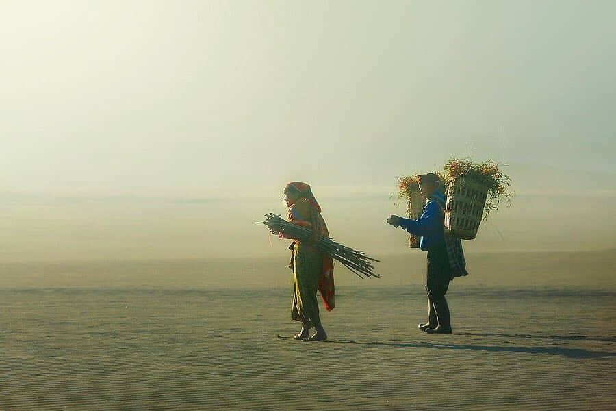 02. Foto Warga Desa Terpencil - Karya Achmad Munasit / Asit - Design Erlistic