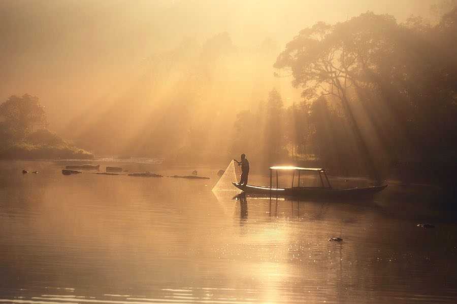 45+ Fotografi Alam Pedesaan Indah Yang Menyejukan Hati 26 24. Fotografi Keramaian Desa - Fotografer Achmad Munasit / Asit - Design Erlistic