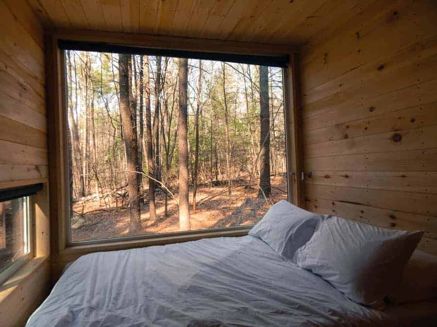 A Getaway in a Tiny Cabin, Let’s Take a Look Inside