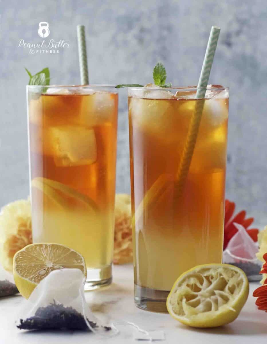 Spiked arnold palmer is the perfect game day cocktail to make in big batches. Easy Cocktail ideas for the big football game. You super bowl party guests will love it.