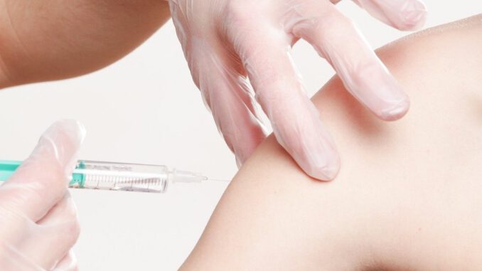 vaccination-2722937_1280