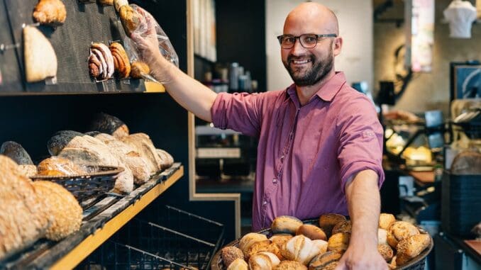 Frische Brötchen am 1. Mai – für zu Hause oder auch für das Frühstück im Junge-Café. / Foto: Junge Die Bäckerei.