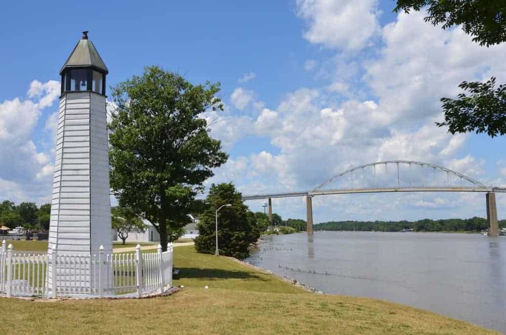 A contemporary view of the canal from Chesapeake City.