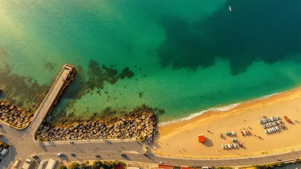 Vídeo aéreo de la Playa Norte de Gandia y Puerto deportivo con drone 4K