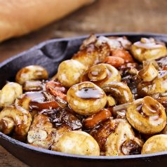 Coq au Vin «Gallina al Vino Tinto» 500gr CONGELADO al Alto Vacío