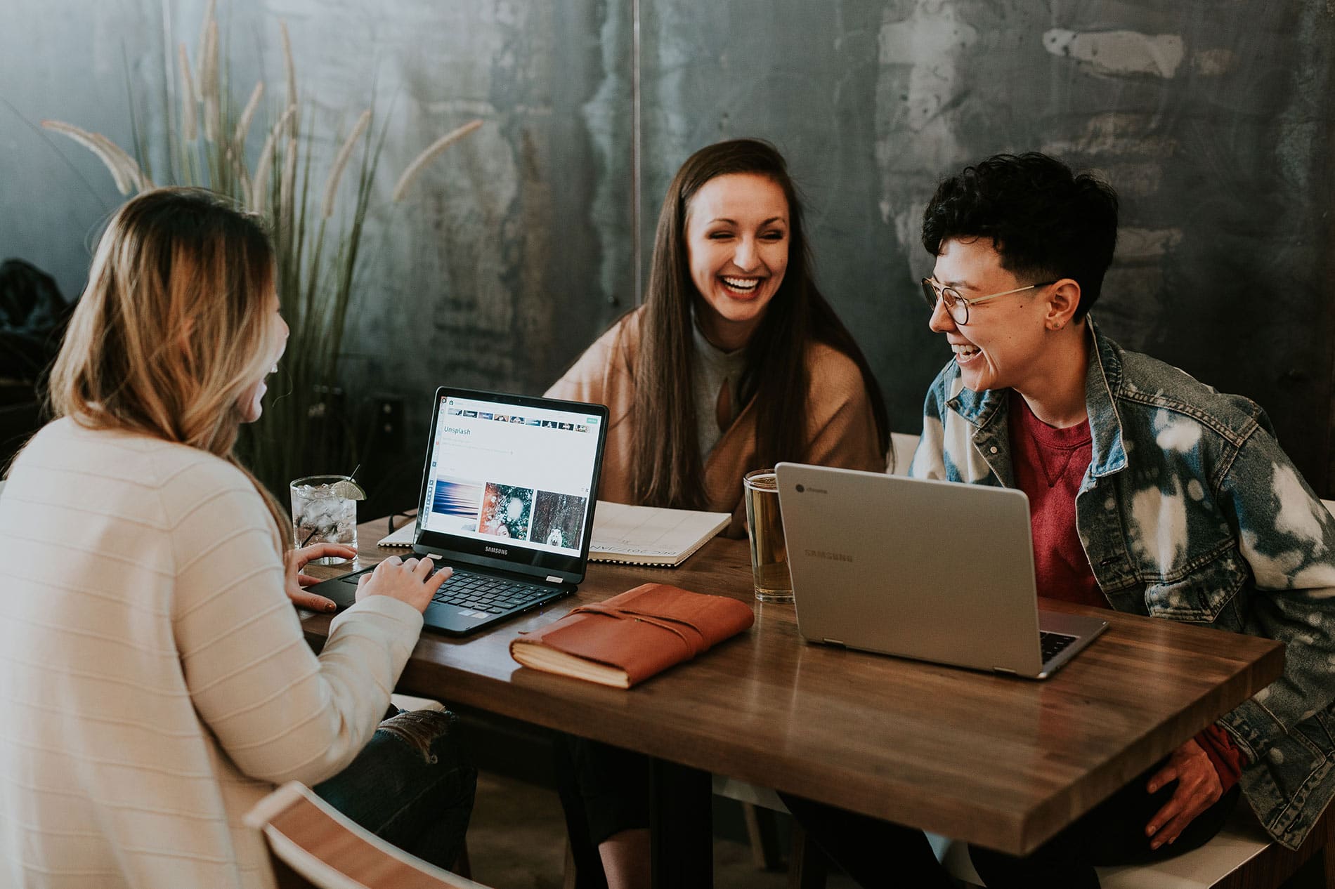 How Writers Can Earn Passive Income [EXAMPLES]