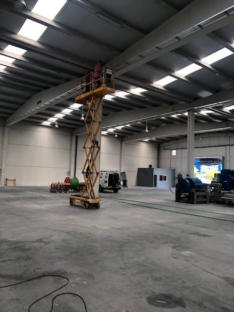 Instalación eléctrica realizada en una nave industrial