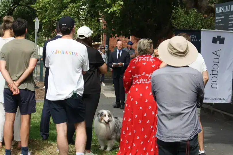 ALBERT PARK, 100 Victoria Avenue
Agent: Oliver Bruce - Marshall White
SOI: $4,300,000 - $4,700,000
Crowd: 100
Opening Bid: $4,300,000
Passed in: $4,300,000
Bidderman: 1
Kieran