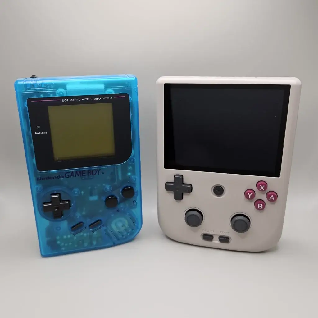 Anbernic's Game Boy-Style RG405V Shows Off Daring New Ergonomic Design