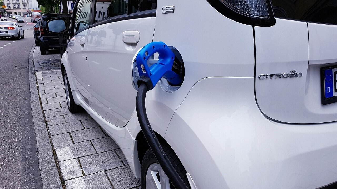 stux-electric-car-4276419_1280