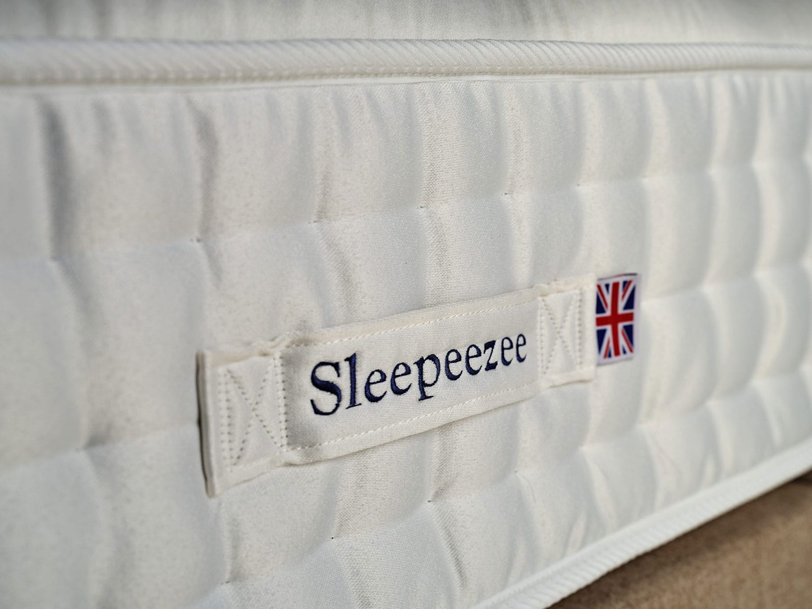 Sleepeezee Wool Luxe 2800 Divan Set - Image 4
