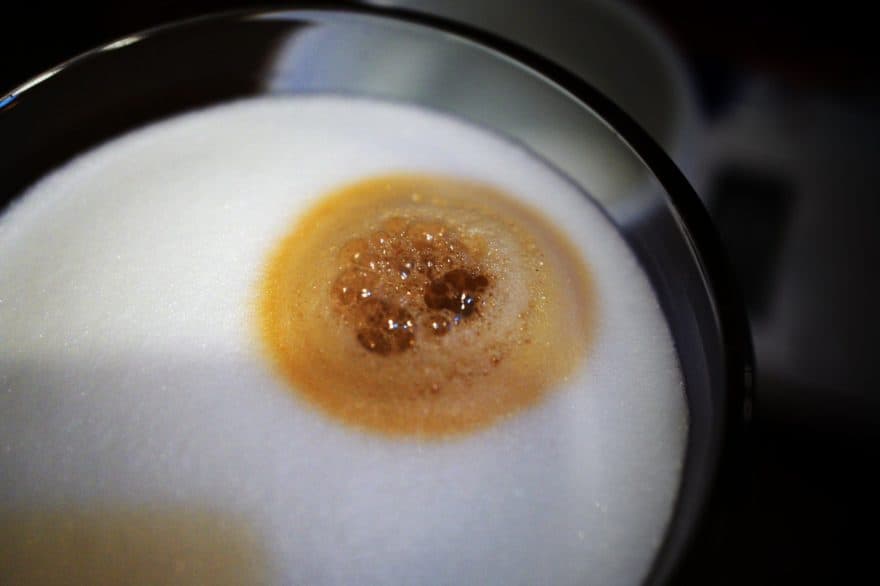 If you take it really slow, the top of your latte macchiato will look like this.