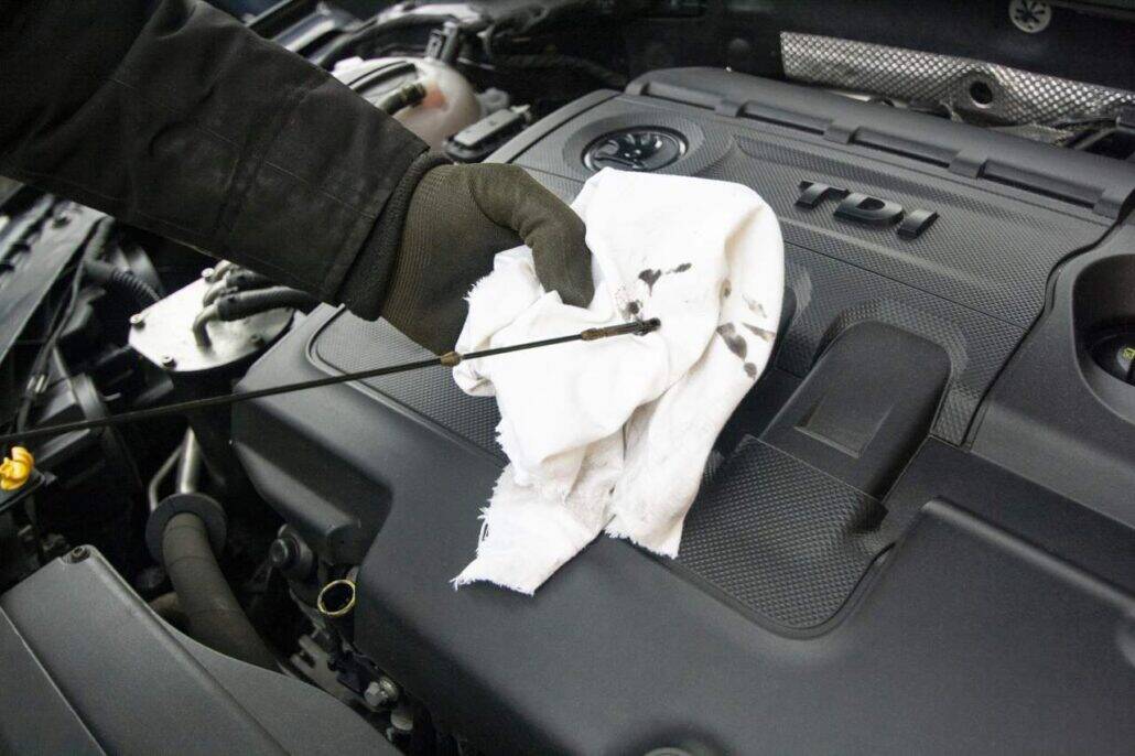Cómo medir el nivel de aceite del coche Cómo medir el nivel de aceite del coche