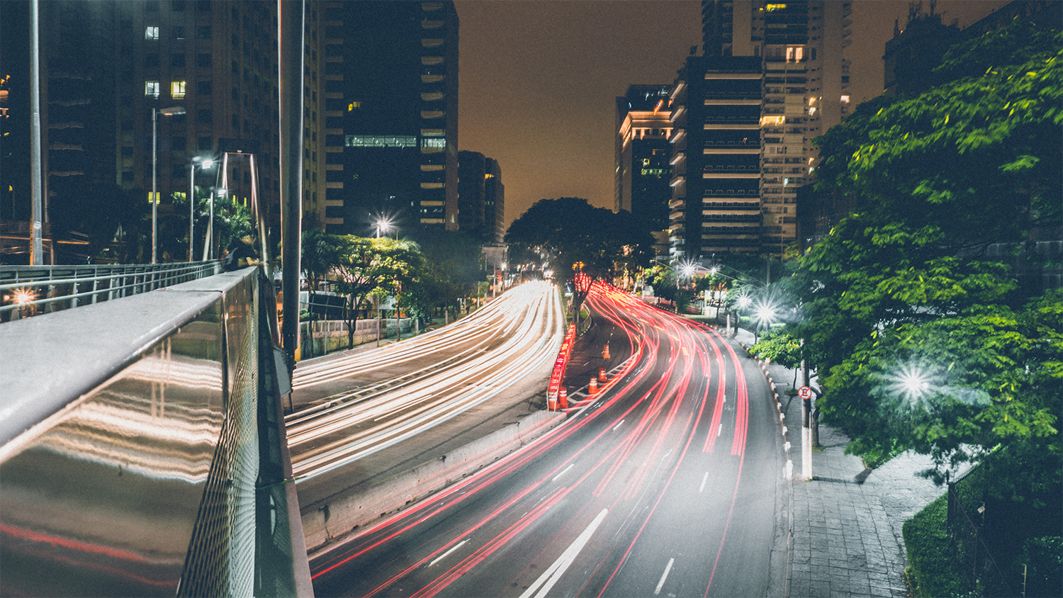 Smart City cars moving fast