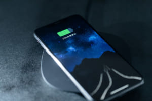 Iphone 充電は出来ません Lightningコネクタで液体検出されました 警告が表示された 原因や対処法について解説 App Story Iphone 充電は出来ません Lightningコネクタで液体検出されました 警告が表示された 原因や対処法について解説 App Story