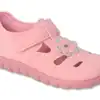 Sandale cu talpa extra flexibila roz Captuseala: 100% piele naturala Închidere cu velcro care permite reglarea pantofului Potrivite si pentru interior si pentru exterior 