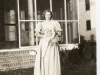 img999-dorothy-bradshaw-in-front-of-house-in-chuckatuck