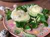 Avocado met gepocheerd ei en hollandaisesaus