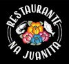 Logo oficial del restaurante Na' Juanita con fondo negro, letras en negritas y flores tradicionales istmeñas.