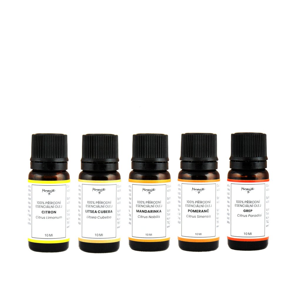 Sada pěti esenciálních olejů Moravité po 10 ml: Citron, Litsea Cubeba, Mandarinka, Pomeranč a Grep na bílém pozadí.
