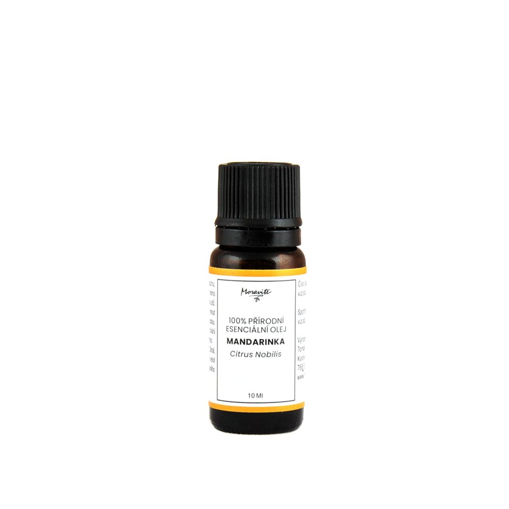 Hnědá skleněná lahvička 10ml 100% přírodního esenciálního oleje Mandarinka (Citrus Nobilis) značky Moravité na čistém bílém pozadí.