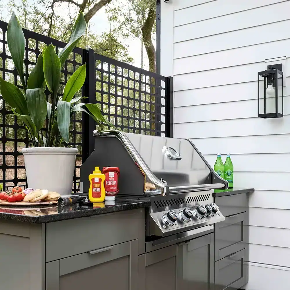 HGTV 2022 Trex Privacy Outdoor Privacy Screens