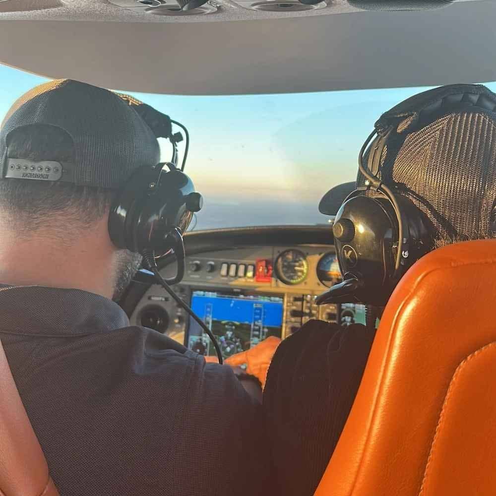 Student pilot flight training lesson