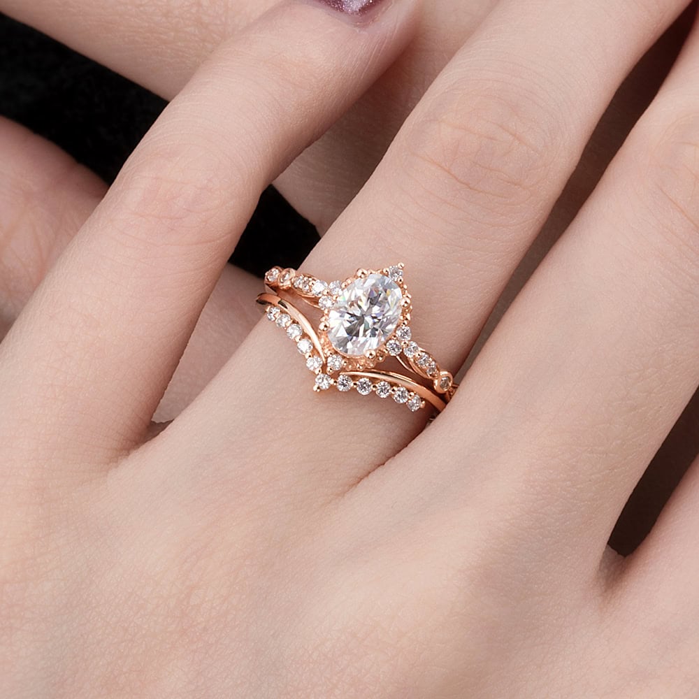 Oval Cut Vintage Moonstone Ring - Charlie - Image 2
