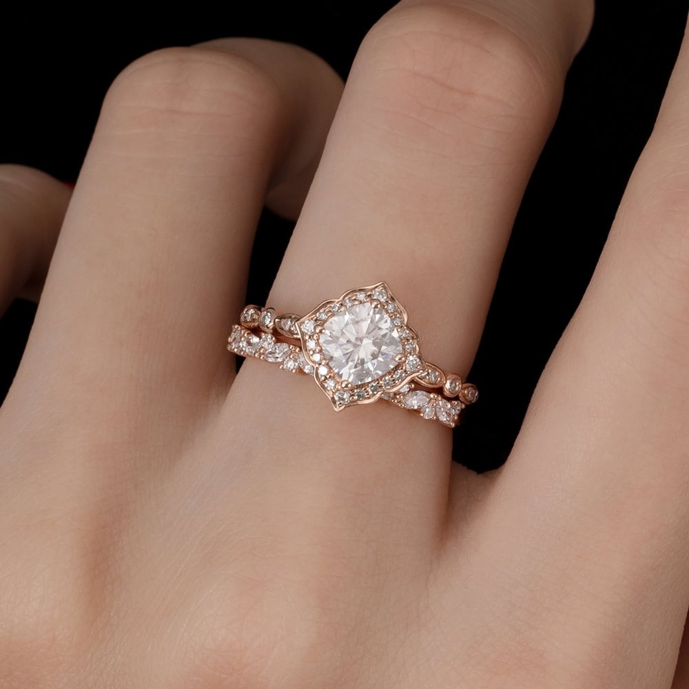 Cushion Cut Aquamarine Engagement Ring - Clover - Image 7