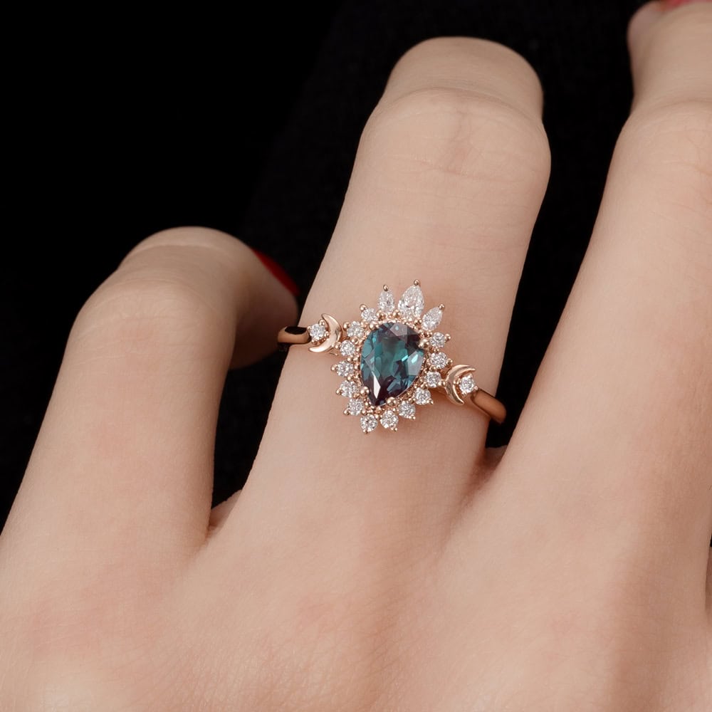 Crescent Moon Art Deco Alexandrite Ring - Ivy - Image 7