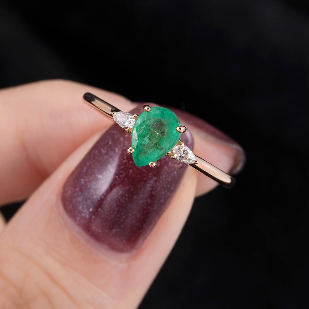 Pearcut Natural Emerald Dimoand Ring - Ash - Image 3