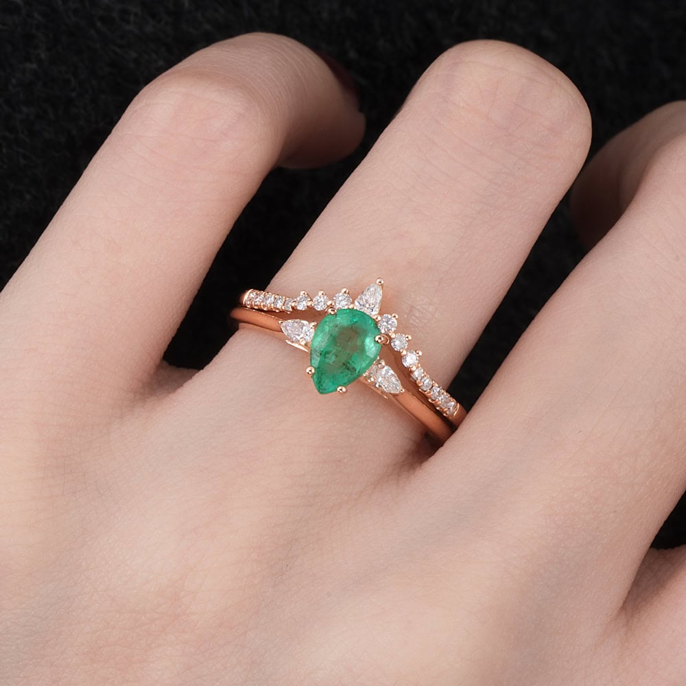 Pearcut Natural Emerald Dimoand Ring - Ash - Image 4