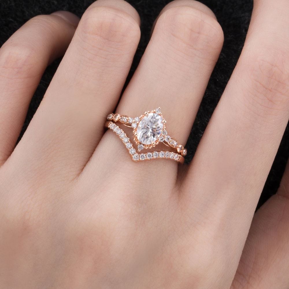 Oval Cut Vintage Moissanite Ring - Lina - Image 9