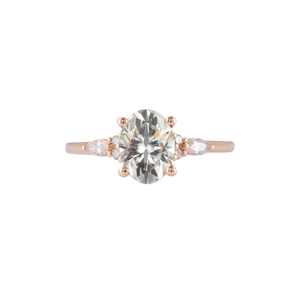 Oval Cut Moissanite Diamond Ring - Lara