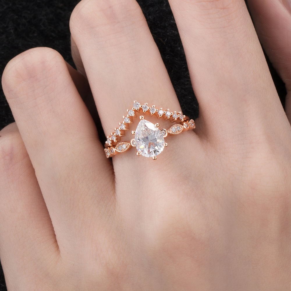 V Shaped Tiara Diamond Wedding Band - Valentina - Image 4