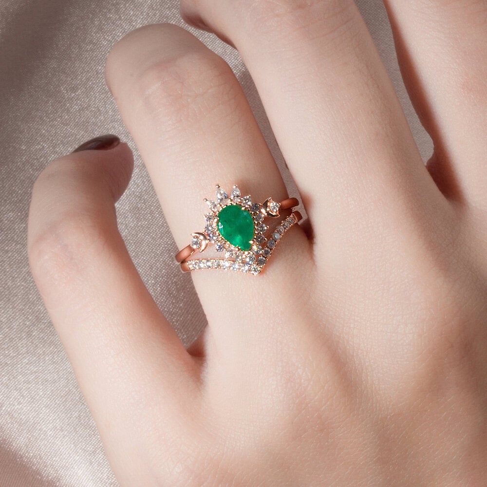 Crescent Moon Art Deco Alexandrite Ring - Ivy - Image 8