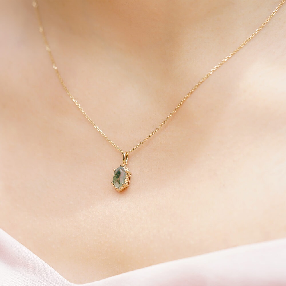 Hexagon Moss Agate Necklace - Brook - Image 4