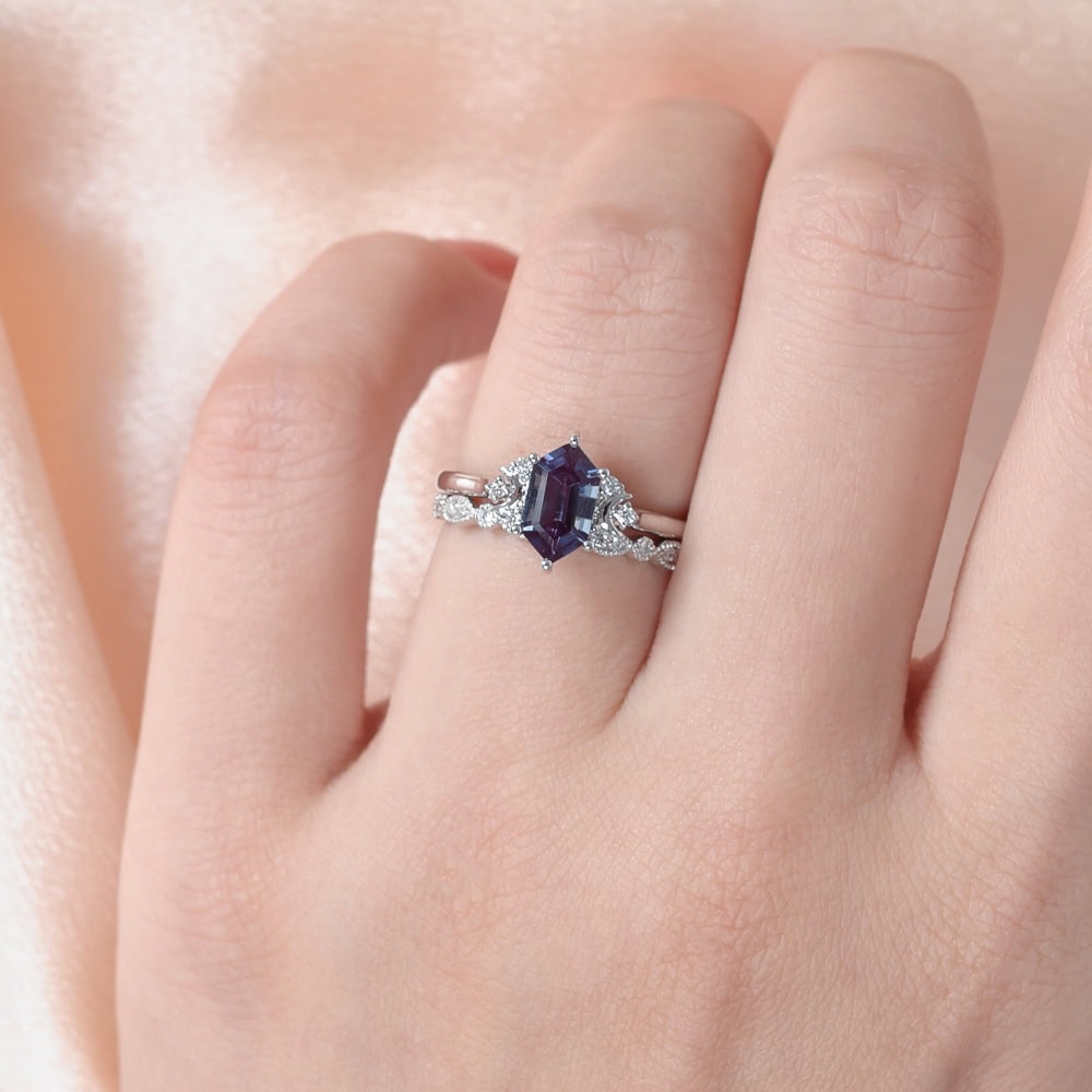 Crescent Moon Hexagon Cut Alexandrite Ring -  Isla - Image 5