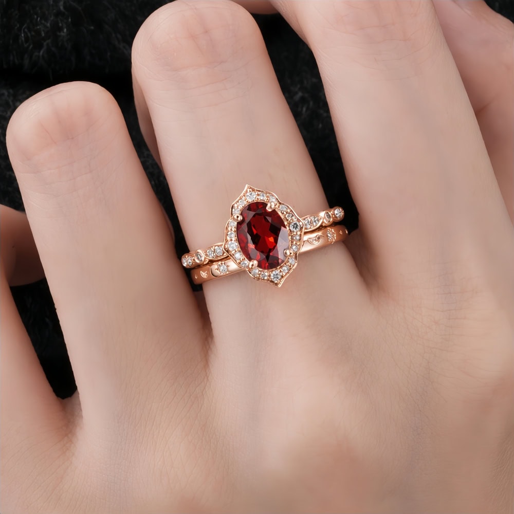 Oval Garnet Engagement Ring - Amy - Image 4