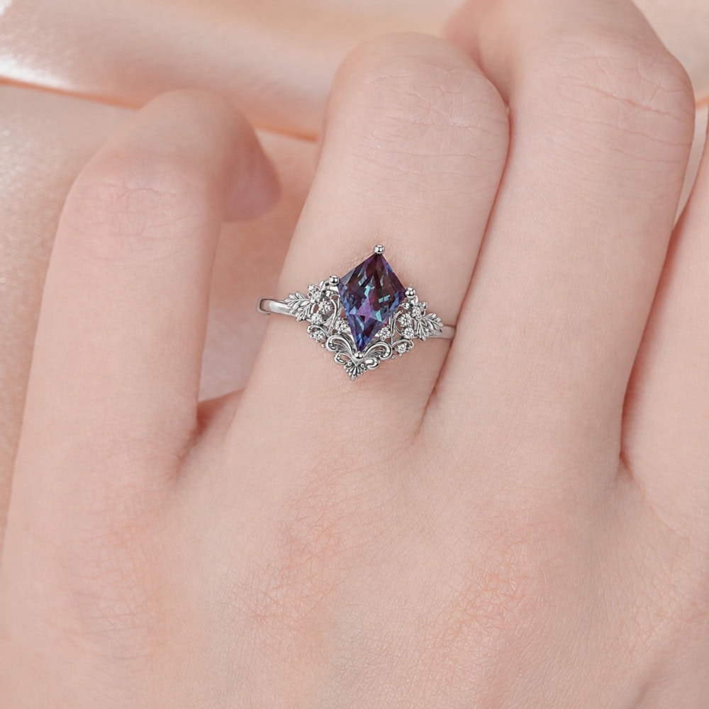 Secret Garden Ring in Kite Cut Alexandrite - Jasmine - Image 4