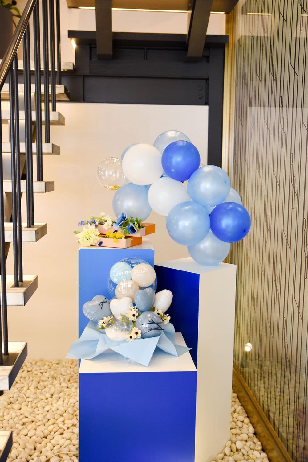 ロデオドライブ様 店舗バルーンディスプレイ　セール装飾