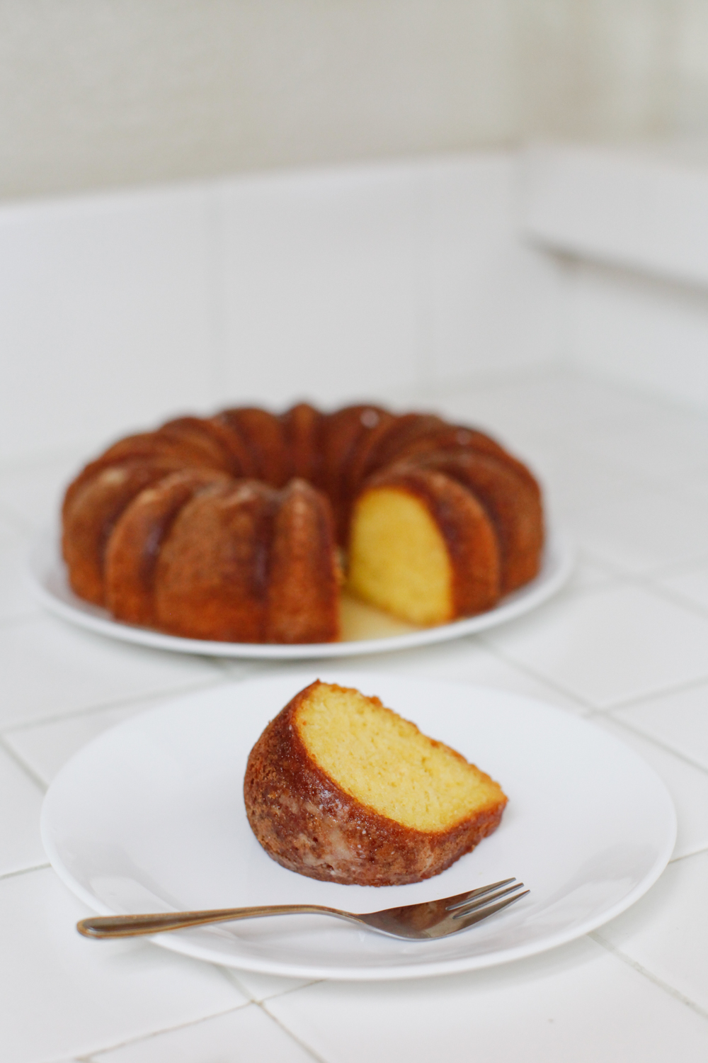 Check the video, to see who wins between kris's lemon cake, and khloe singing and wearing diamonds while baking. Super Easy Kris Jenner Lemon Cake Recipe Tea Cups Tulips