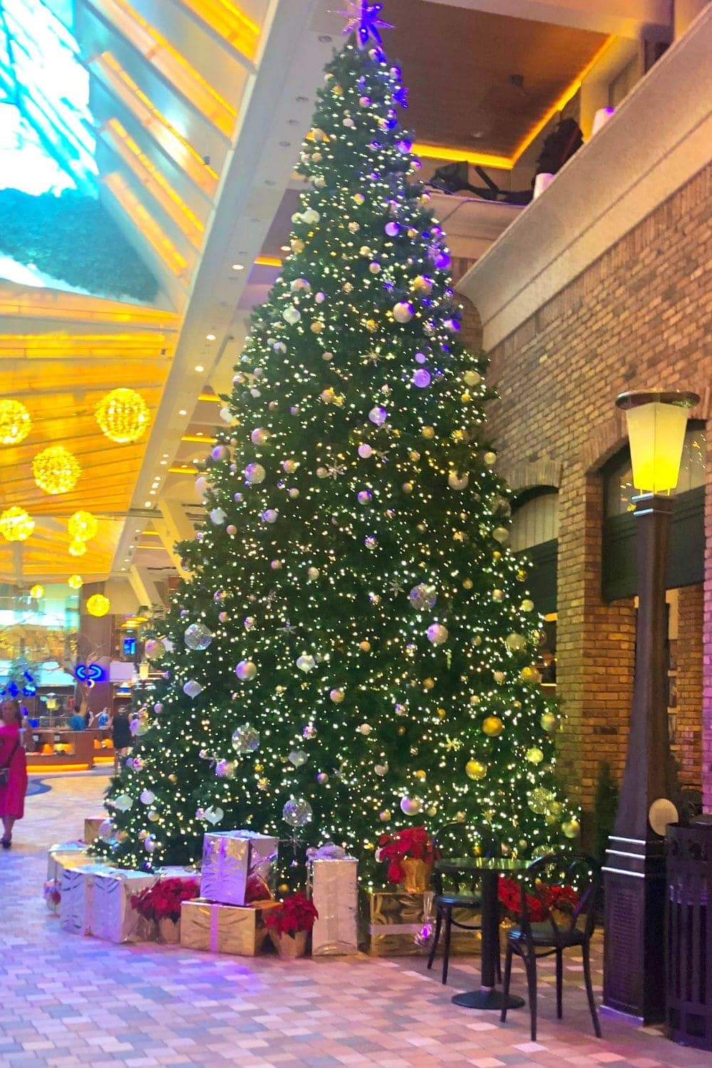 Christmas Tree in Royal Promenade on Oasis of the Seas